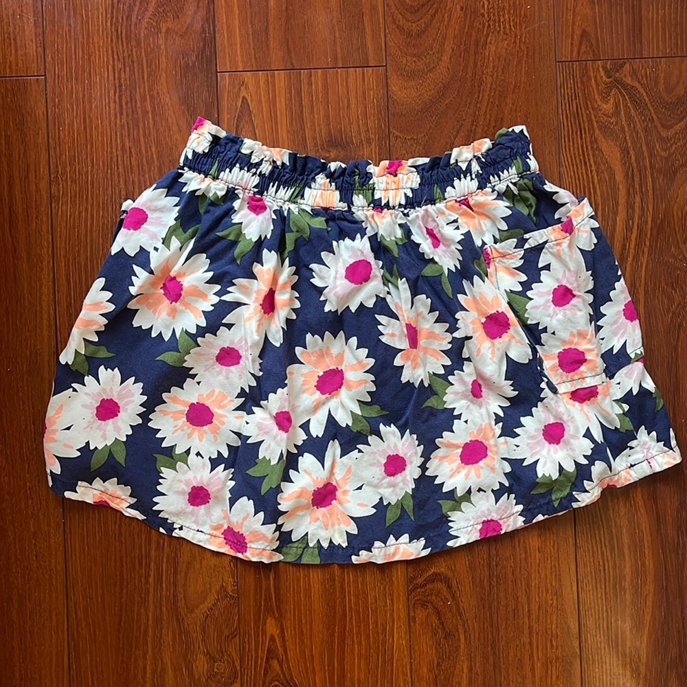 Girls skirt. Size 5/6